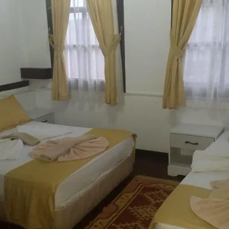 Erken Konak Pension Hotel 3*