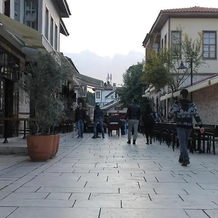 Erken Konak Pension Hotel 3*